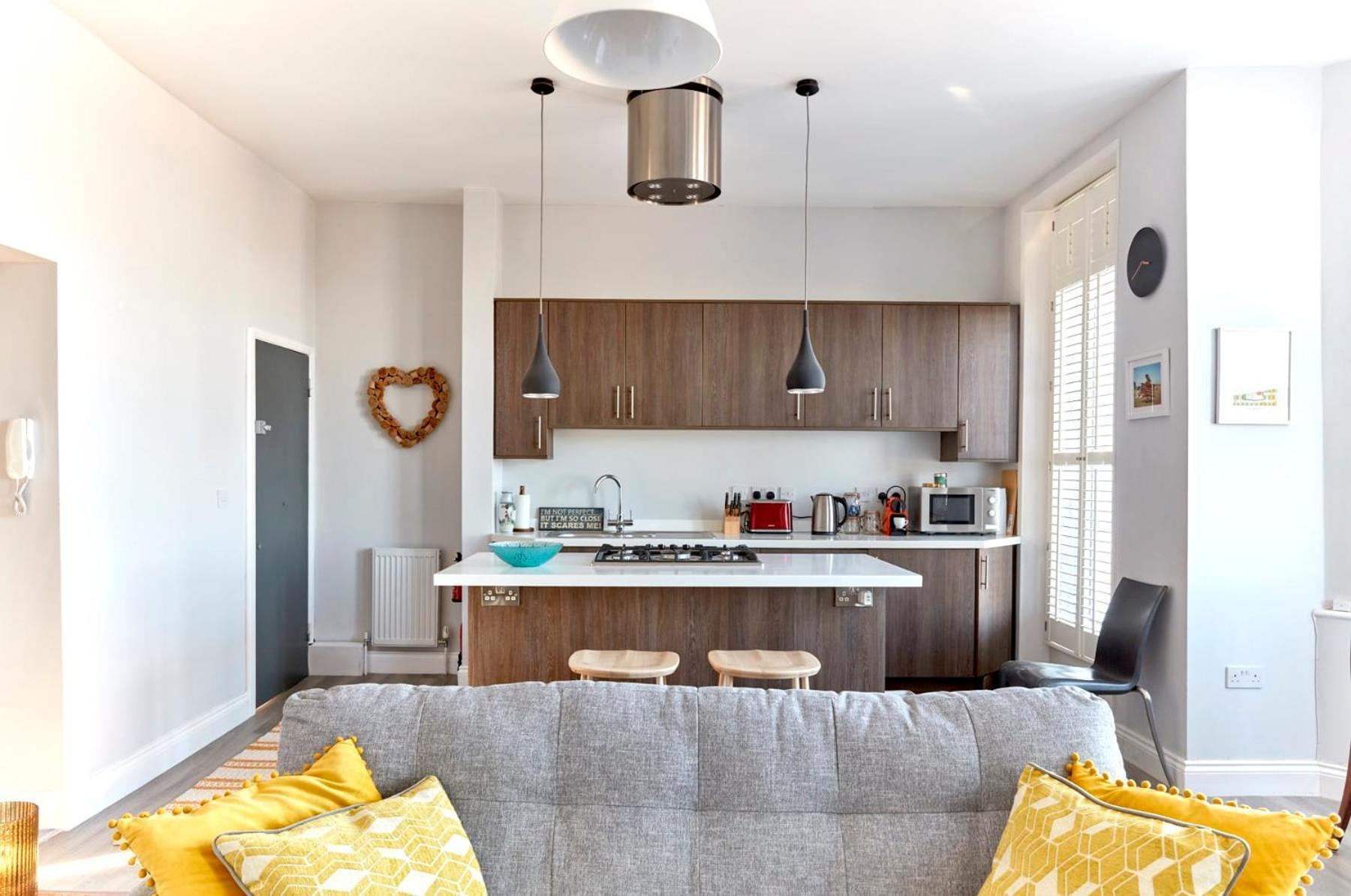 דיל Spacious Beach Front Apartment With Stunning Sea Views מראה חיצוני תמונה