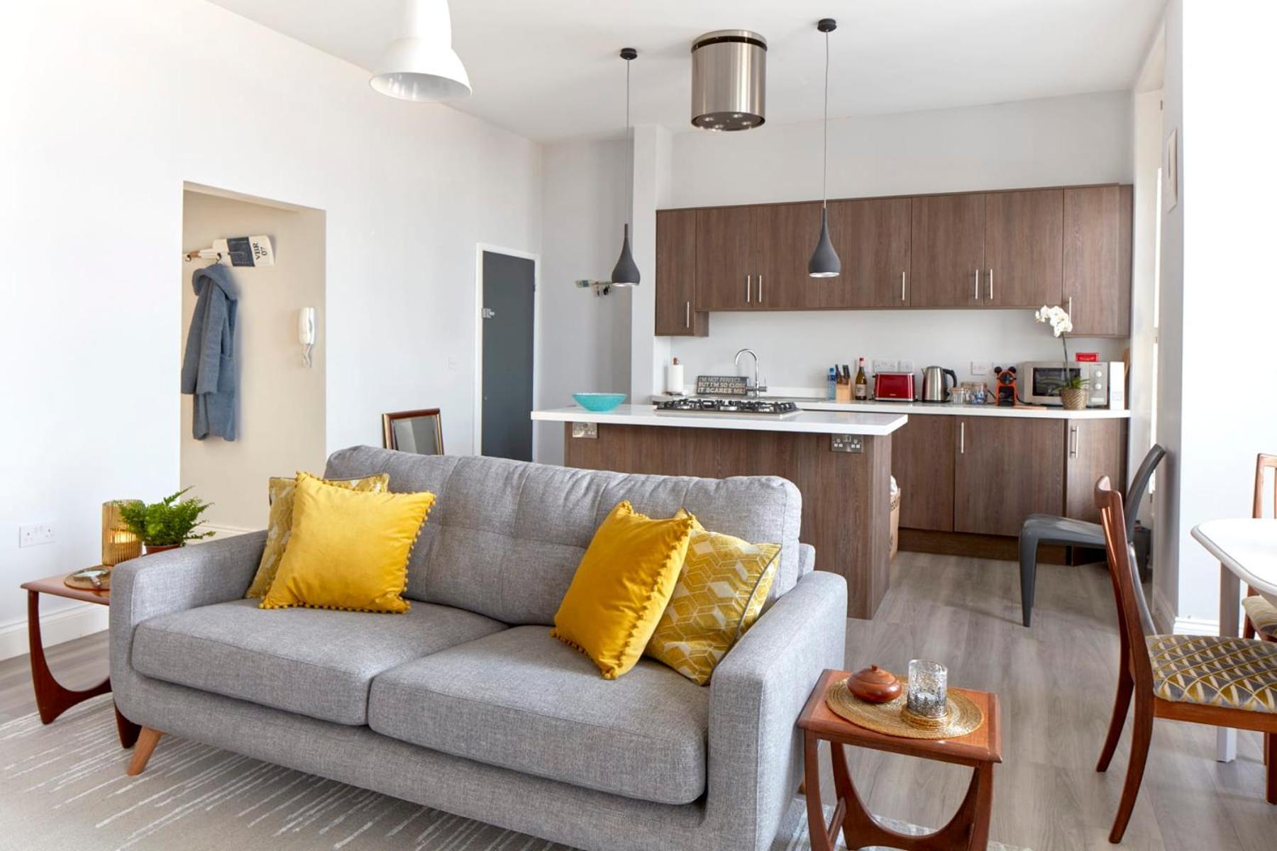דיל Spacious Beach Front Apartment With Stunning Sea Views מראה חיצוני תמונה