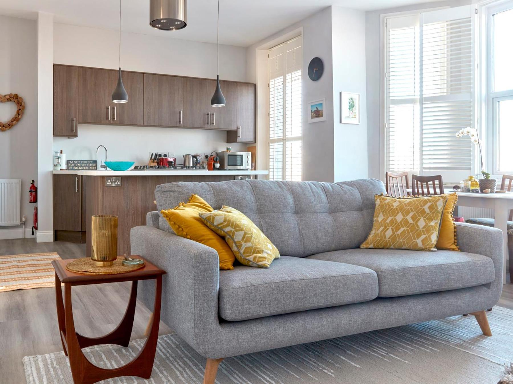 דיל Spacious Beach Front Apartment With Stunning Sea Views מראה חיצוני תמונה